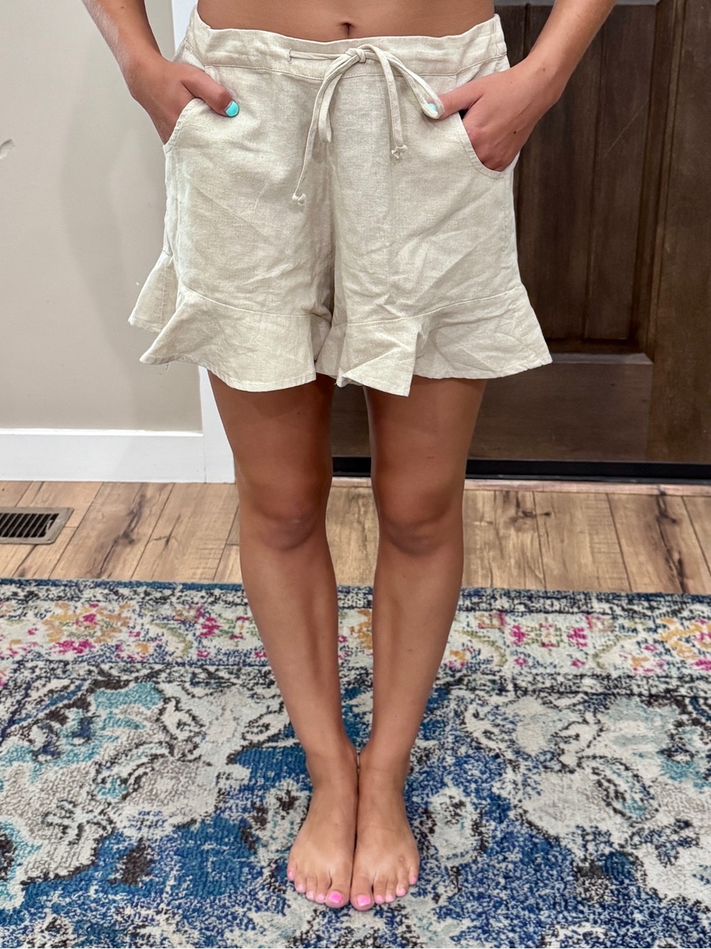 DownEast Cream Ruffle-Hem Drawstring Shorts